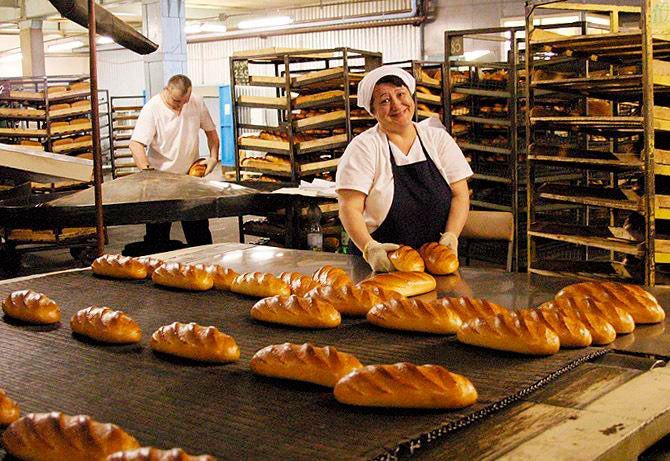 Рабочий процесс в пекарне Джубга-Хлеб